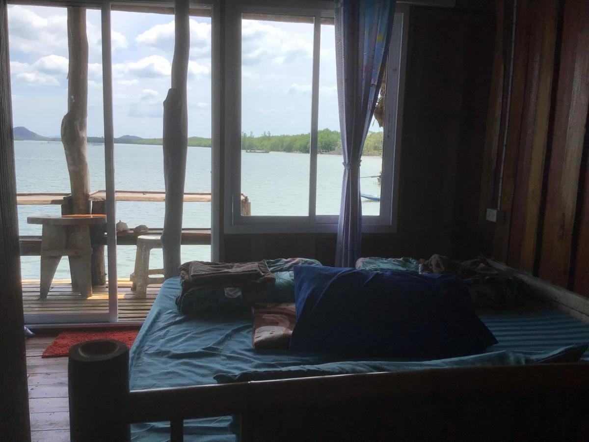 Homestay&Chaoleyseafoodrestaurant Ko Pu ภายนอก รูปภาพ