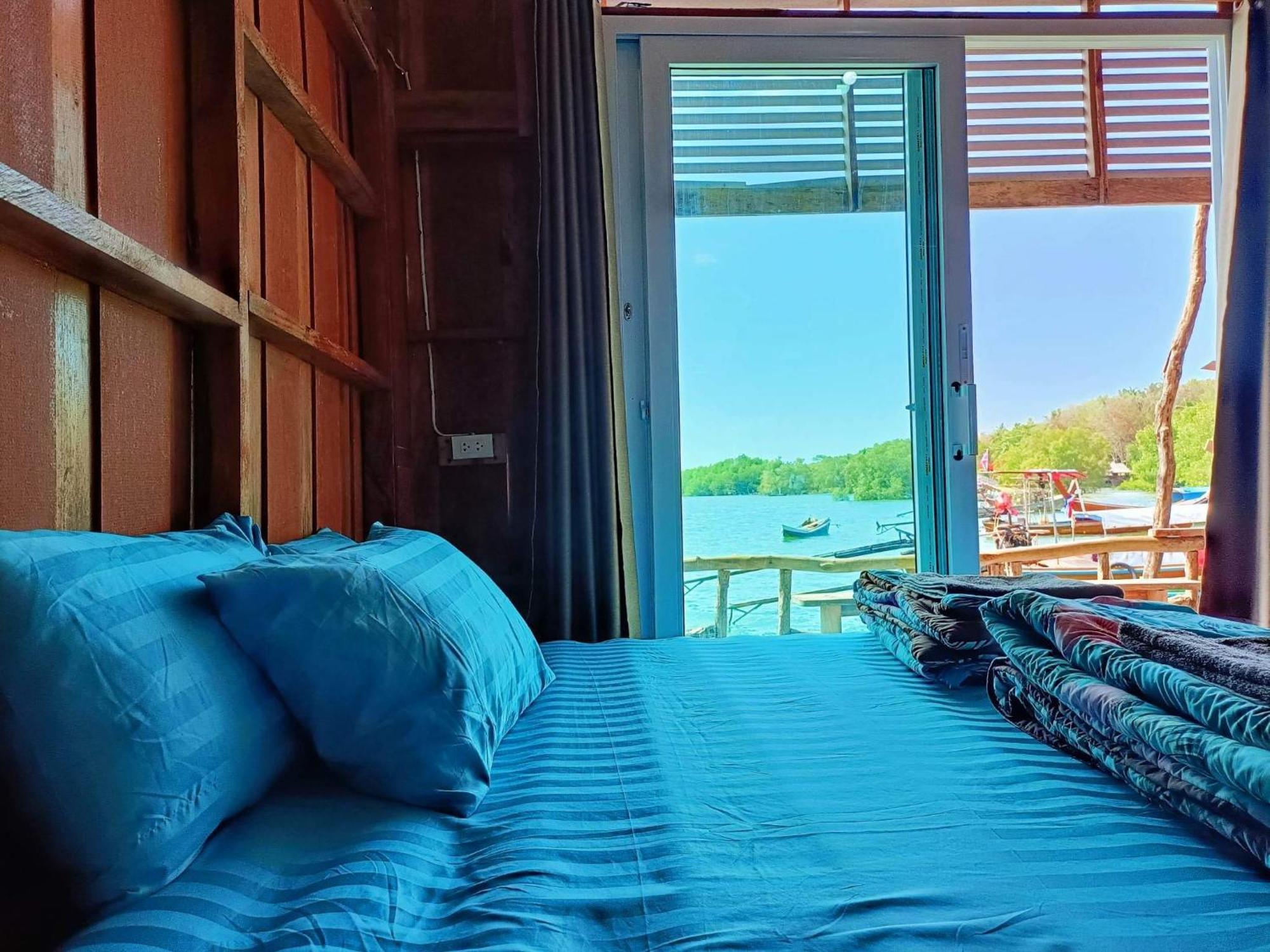 Homestay&Chaoleyseafoodrestaurant Ko Pu ภายนอก รูปภาพ